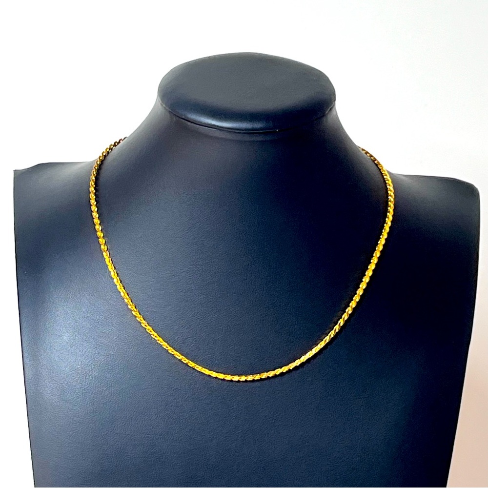 18k GP Elegant Gold Necklace NWT